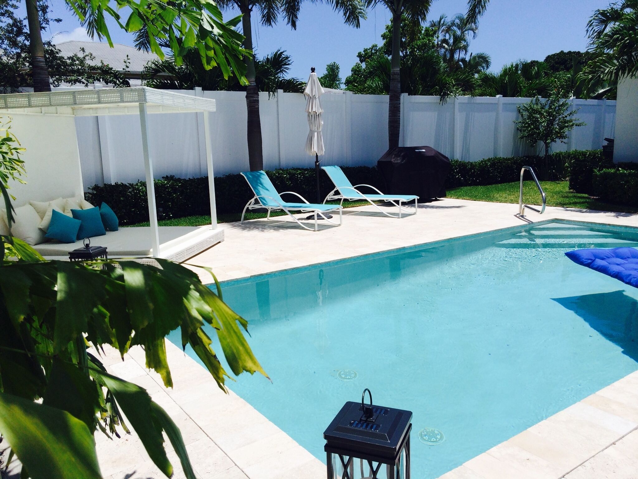 WALK to BEACH & DOWNTOWN-only 3 bks to ATLANTIC Ave-SO PRIVATE-Heated Salt Pool