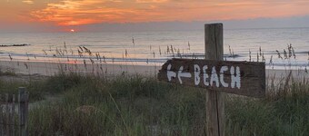 Oceanfront 1 Bedroom-Downstairs Apartment