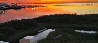 Waterfront Home w/ 400' Fishing Pier. Crab & Fish off the Pier w/ Boat Access.