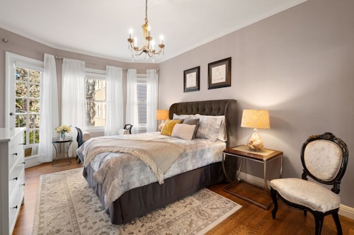 ラグジュアリーアッパーフラットマリーナプライベートコンドミニアム（コーポレートアパートメント）  