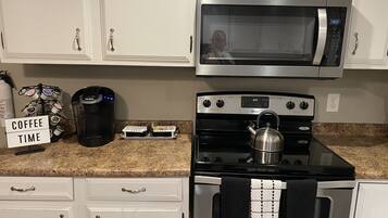 Frigorífic, microones, forn i placa de cuina