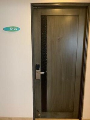 Secure entry point with room number 5107.