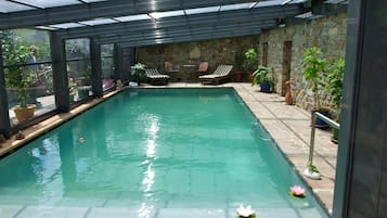 Piscine couverte, piscine extérieure