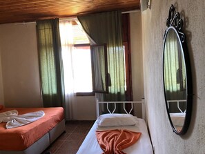 Habitación estándar, para fumadores | Ropa de cama de alta calidad, escritorio, wifi gratis y ropa de cama