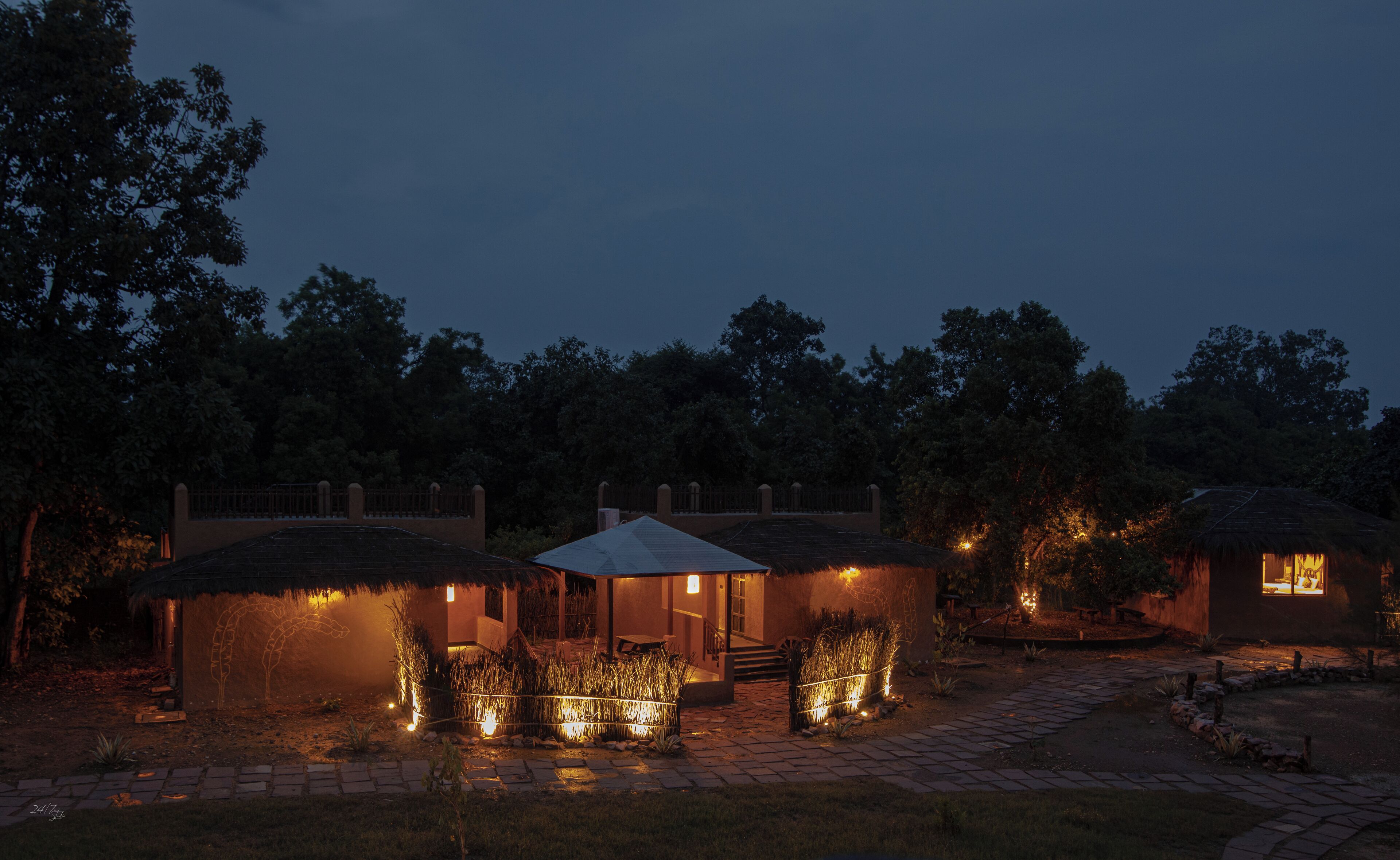 Premium Room | Blackout curtains, iron/ironing board, bed sheets