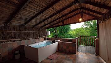 Royal Room | Blackout curtains, iron/ironing board, bed sheets