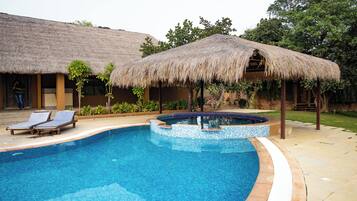 Piscine extérieure