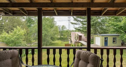 Newly built upstairs sleeps 6 Alexandria Bay area
