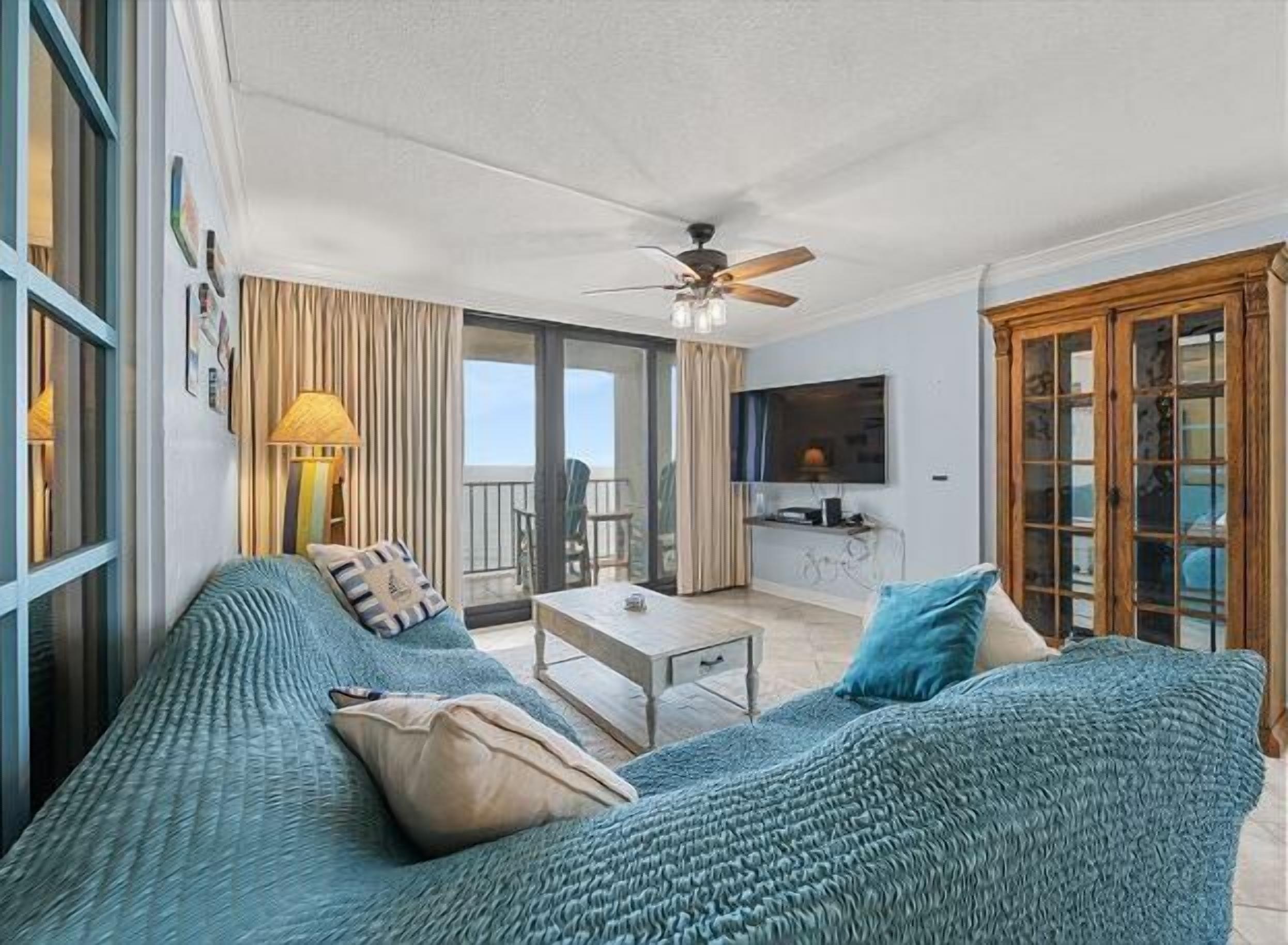Sea La Vie spectacular views from this 3 bed Ocean Front condo! Sleeps 6!