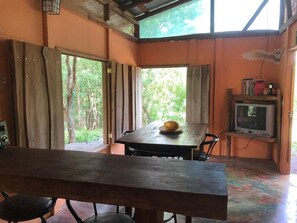 Outdoor dining - Panorama: Vista Paradise – Integrated Rural Turism Farm (Monteverde)