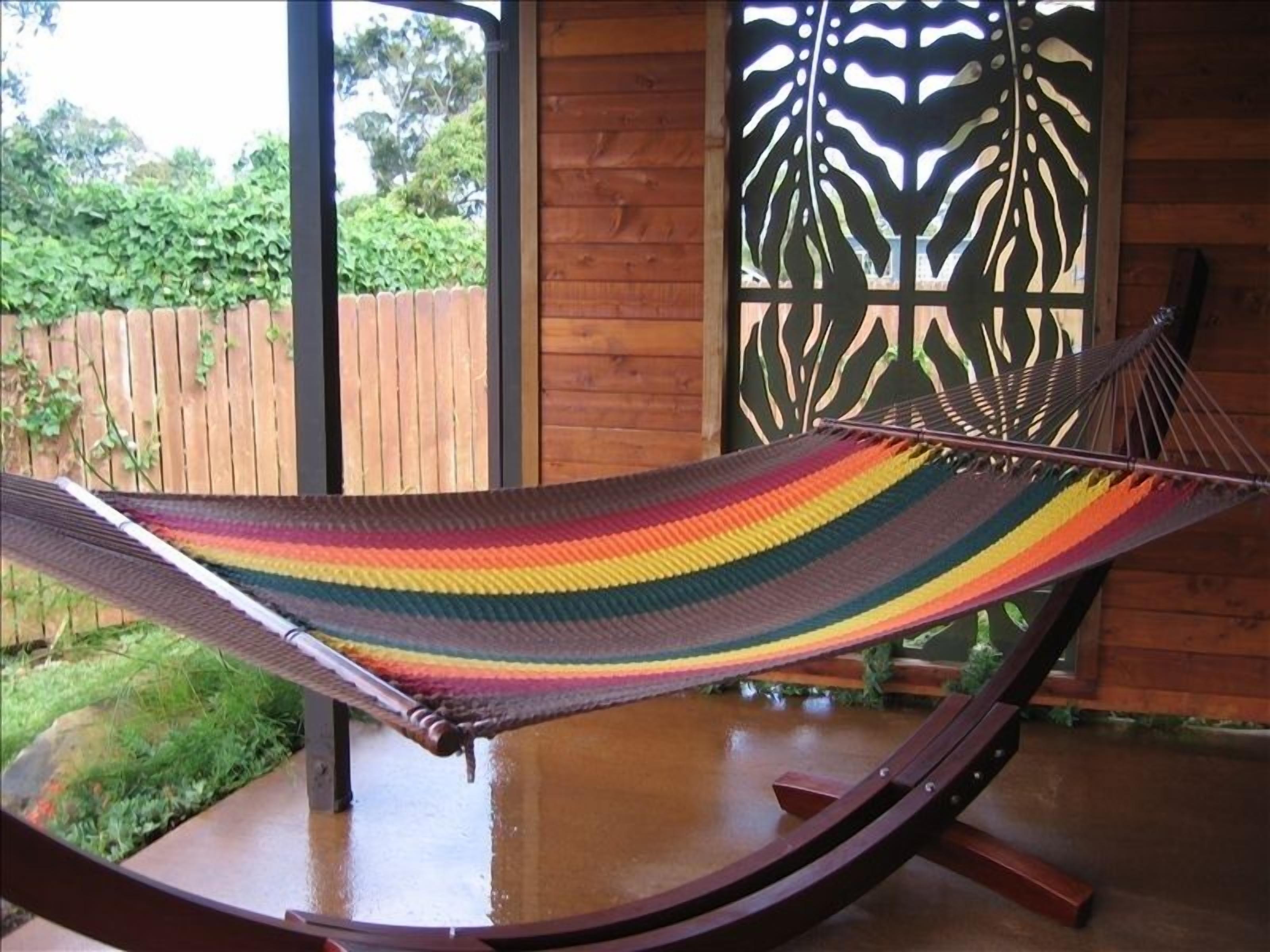 lovely bungalow with a lanai