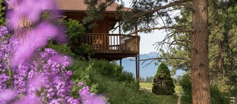 Authentic Montana home in the Bitterroot Valley. Quiet, peaceful, and secluded
