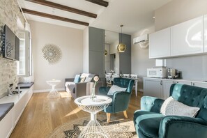 Superior Apartment, 1 King Bed with Sofa bed, Non Smoking | Living area | Smart TV, video-game console - Magic View Apartments (Zadar)