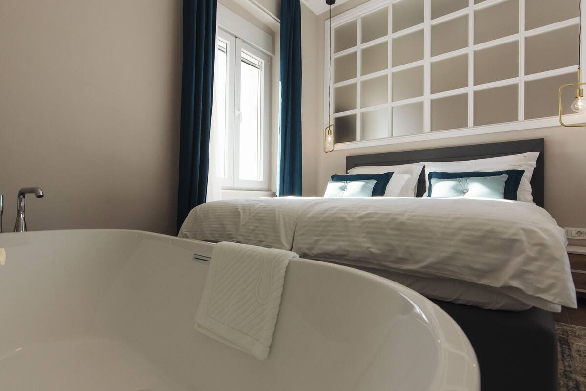 deluxe apartment, 1 king bed with sofa bed, sea view | 1 bedroom, premium bedding, down duvets, memory-foam beds