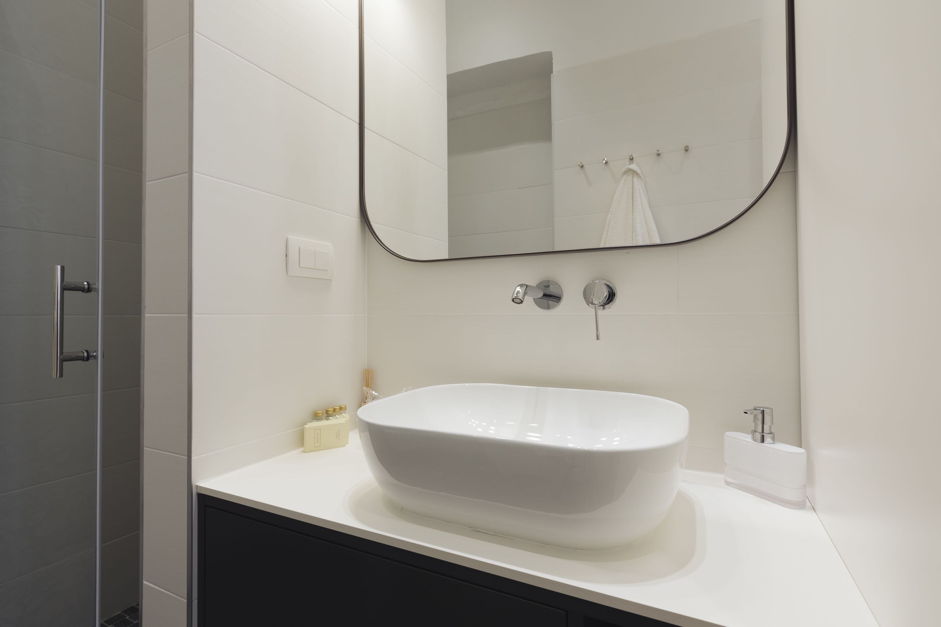 deluxe apartment, 1 king bed with sofa bed, sea view | bathroom | separate bathtub and shower, deep-soaking bathtub, free toiletries