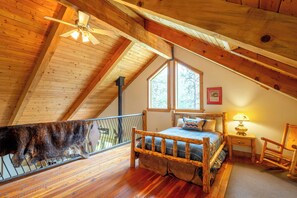 8 bedrooms, free WiFi, bed sheets, wheelchair access