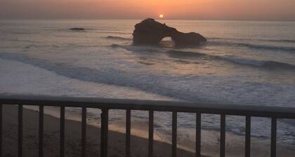 Fantastic ocean view, in the heart of Biarritz.