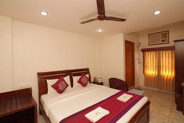 26 bedrooms, desk, iron/ironing board, WiFi