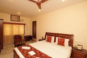 26 bedrooms, desk, iron/ironing board, WiFi