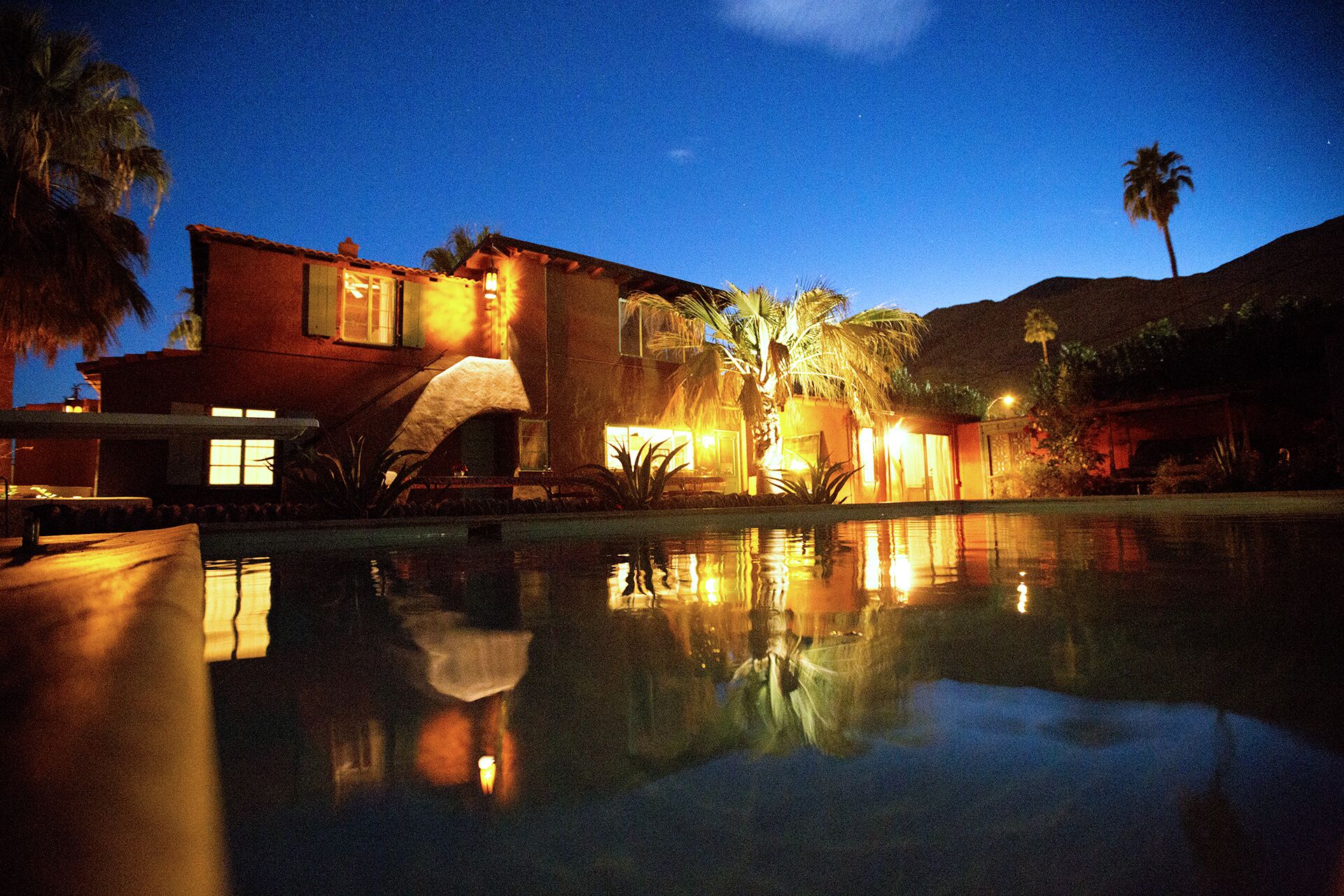 PS CITY ID: 2425. 1930s 2-story Spanish:  4 guest suites, AC, Awesome wireless