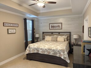 2 habitaciones, escritorio, tabla de planchar con plancha y wifi 