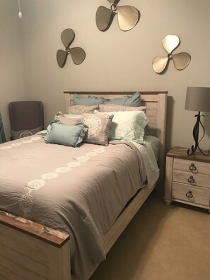 2 slaapkamers, een bureau, een strijkplank/strijkijzer, wifi