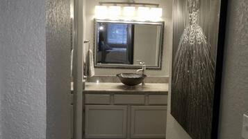 花灑/浴缸組合、提供毛巾、番梘、洗頭水