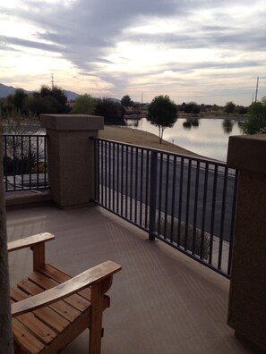 Terrace/patio - BEAUTIFUL MTN VIEW , HOT TUB & NEAR GOLF (Laveen)