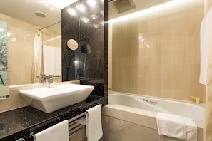 Luxury Room, Non Smoking | Bathroom - Grand Hotel Plovdiv (Plovdiv)