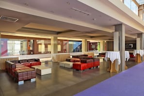 Coin salon dans le hall