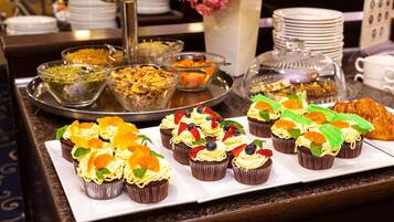 Morgenmadsbuffet hver dag (10.23 EUR pr. person)