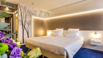 Luksus-værelse - ikke-ryger | 1 soveværelse, Select Comfort-senge, minibar, skrivebord