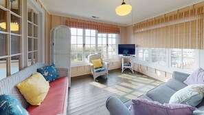 TV, fireplace, DVD player, stereo