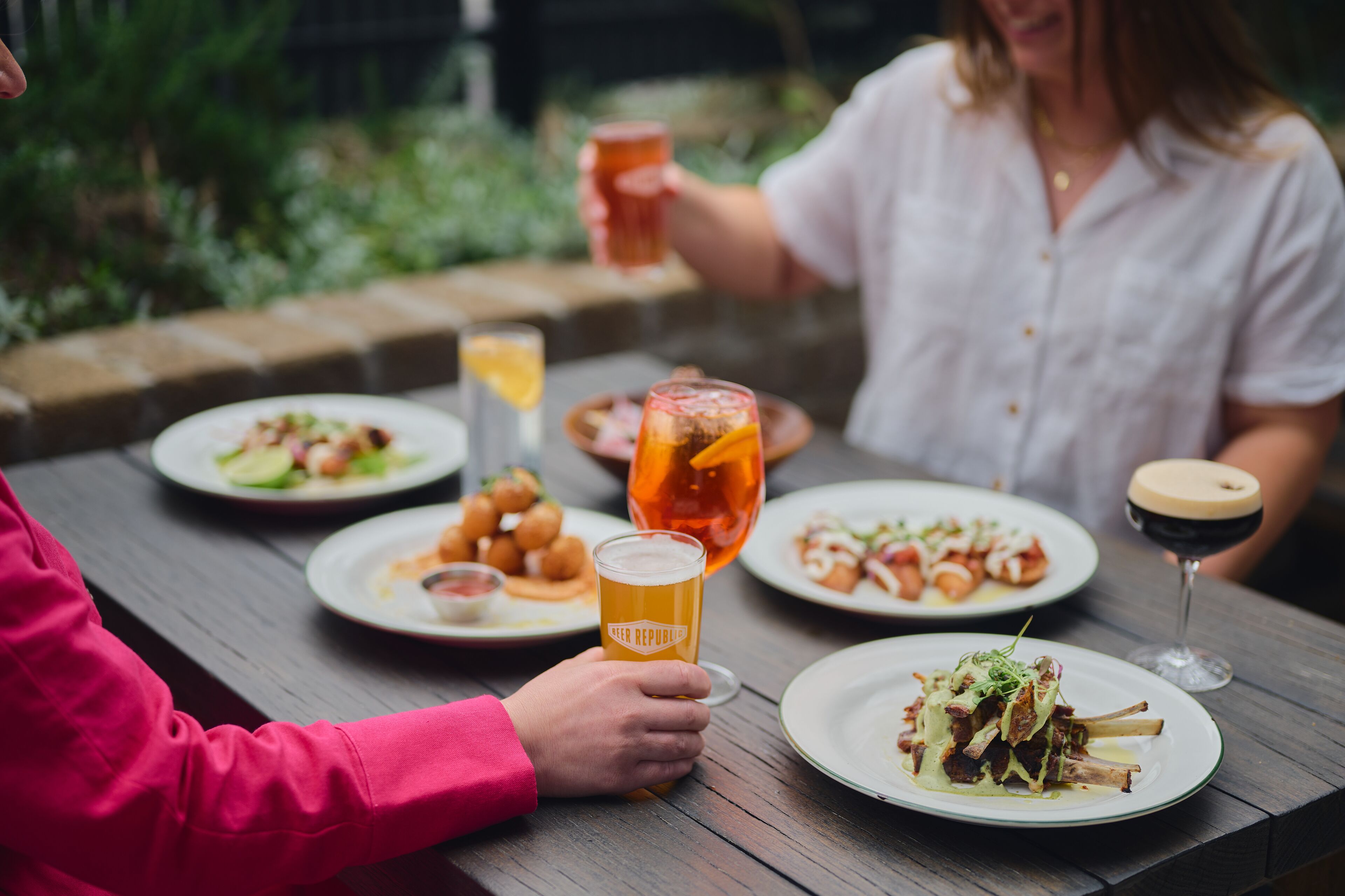 breakfast, lunch and dinner served