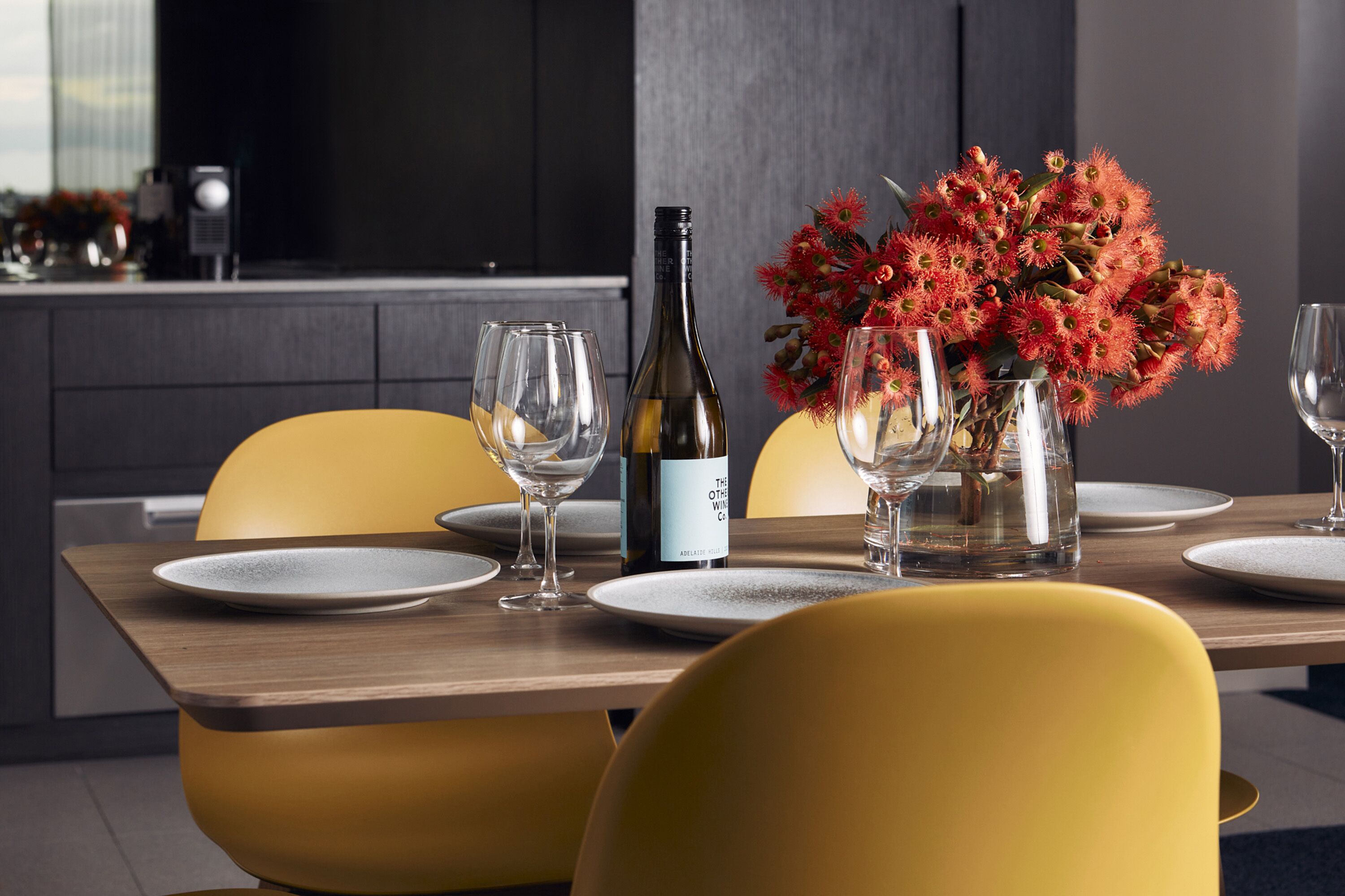 fridge, coffee/tea maker