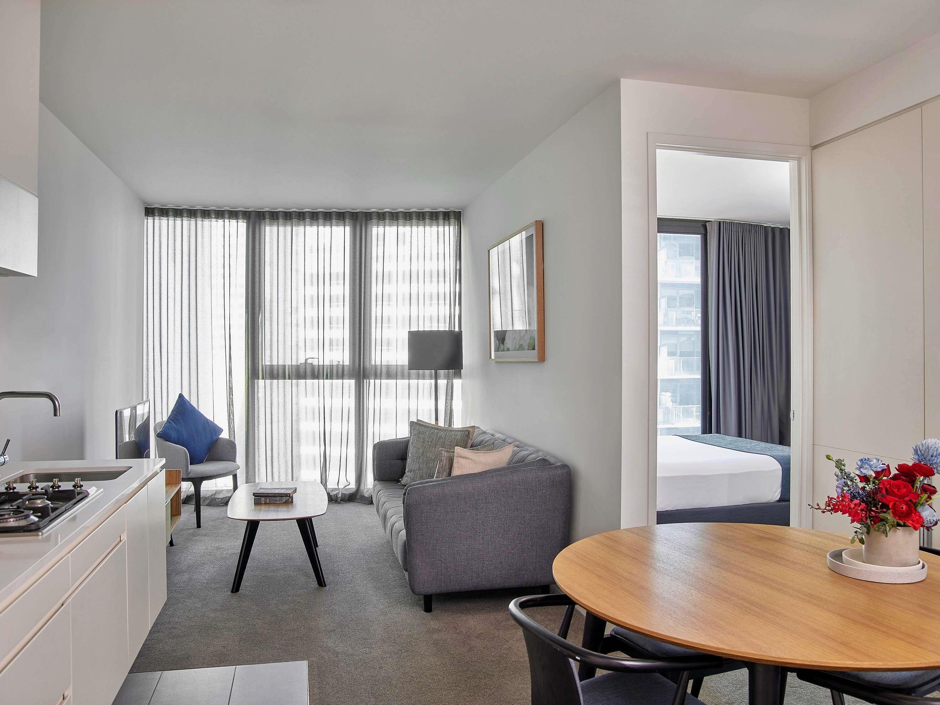 Deluxe-værelse - 1 soveværelse | Skrivebord, arbejdsområde til bærbare computere, lydisolering