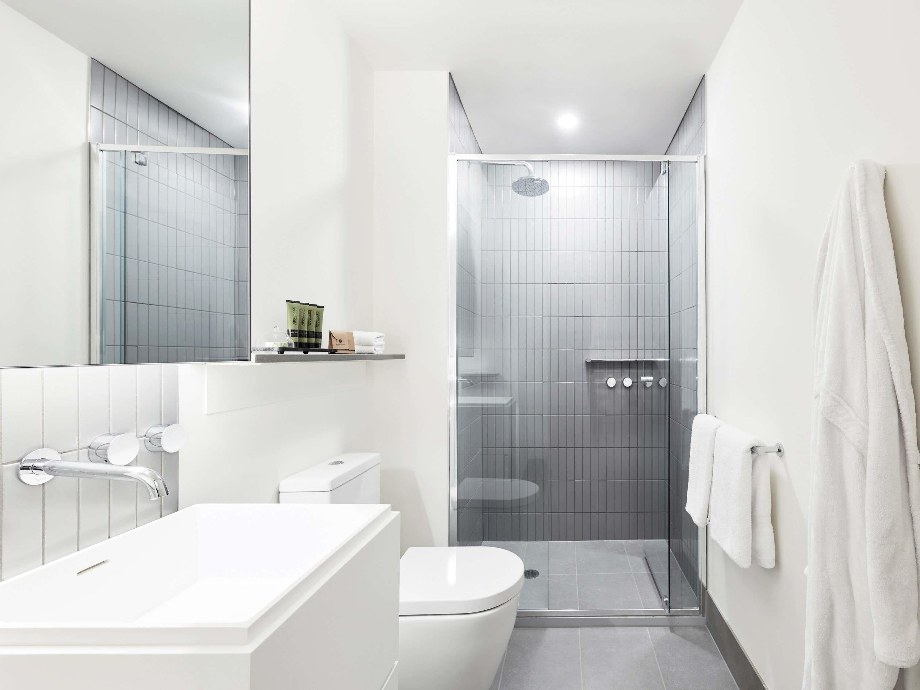 書桌、筆電工作空間、隔音、熨斗/熨衣板