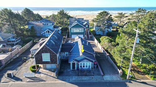 HOT TUB: SHORE TO PLEASE: 200ft to BEACH:  Seaside Vacation Homes, Inc Managed 