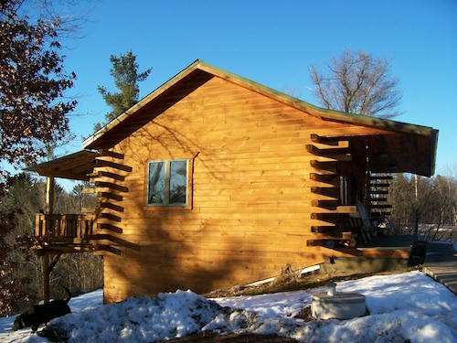 Creekside Amish hirsimökki