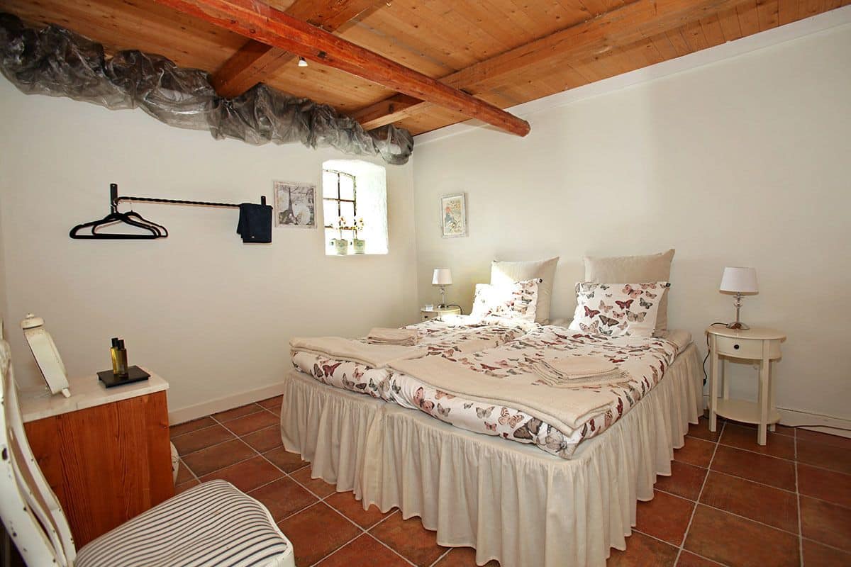 Double Room, Shared Bathroom, Ground Floor (Paris) | Cribs (surcharge), rollaway beds (surcharge), WiFi (free), bed sheets
