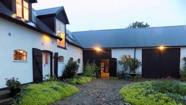 Front of property - Wingårdhs B&B Österlen (Loderup)