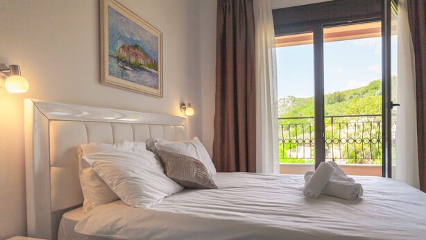 Deluxe Apartment, Sea View | In-room safe, soundproofing, iron/ironing board, free cots/infant beds - Rosmarino (Pržno)