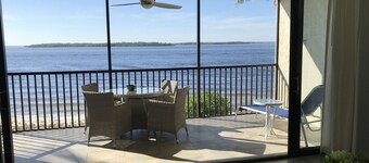 Beachfront Condo at SanibelHarbour - Beachfront