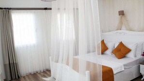 3 habitaciones y caja de seguridad en la habitación 