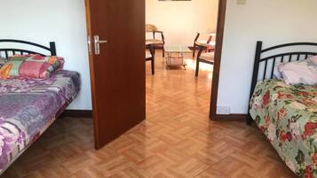 Villa, 6 habitaciones, para no fumadores | 6 habitaciones, wifi gratis, ropa de cama y acceso para silla de ruedas
