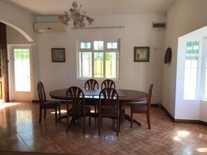 Villa, 6 Bedrooms, Non Smoking | In-room dining