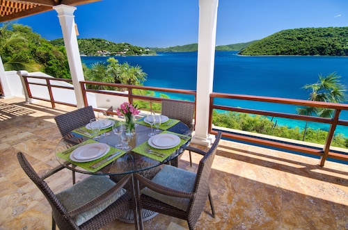 Ocean Front Luxury w/ sea access and dock on Private Peninsula w/amazing sunsets