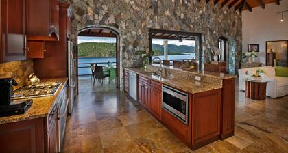 Blackbeard's Hideaway at Steele Point