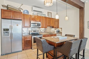 Microwave, oven, stovetop, dishwasher - Shadow Palm Villa 2 Private Resort Villa (Port Aransas)