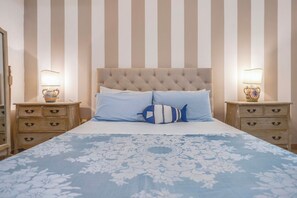 10 bedrooms, in-room safe, desk, iron/ironing board